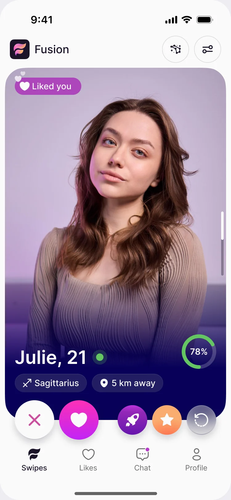 Discovery card in Zodiac mode: Julie, 21 with a 78% ring and the sign Sagittarius